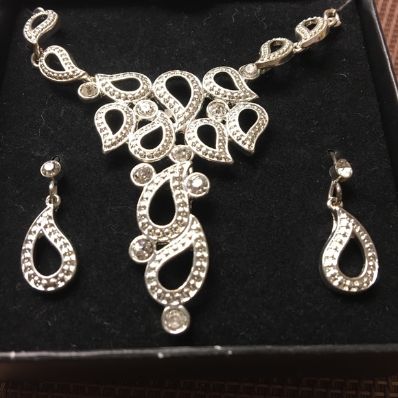 Jewelry set - Picture 2 of 2